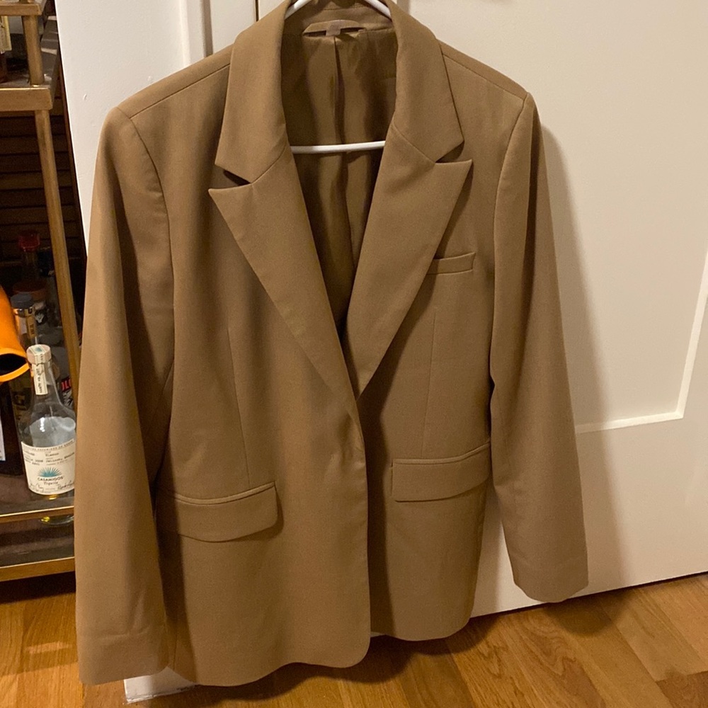 tan oversized blazer